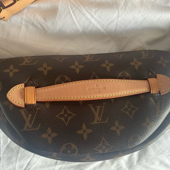 LV Bum Bag - Picture 6 of 6